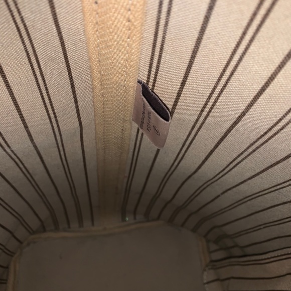 Authentic Louis Vuitton Neverfull GM - Picture 9 of 16